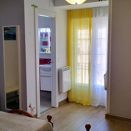 Piso En Calle Peatonal Con Garaje Privado 아파트 산탄데르