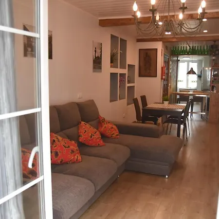 Piso En Calle Peatonal Con Garaje Privado Apartment *