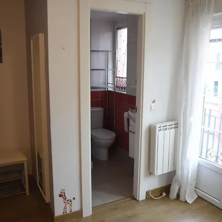 Piso En Calle Peatonal Con Garaje Privado Apartamento Santander